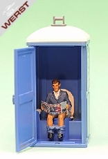 prehm-miniaturen-mann-auf-toilette-ohne-hauschen